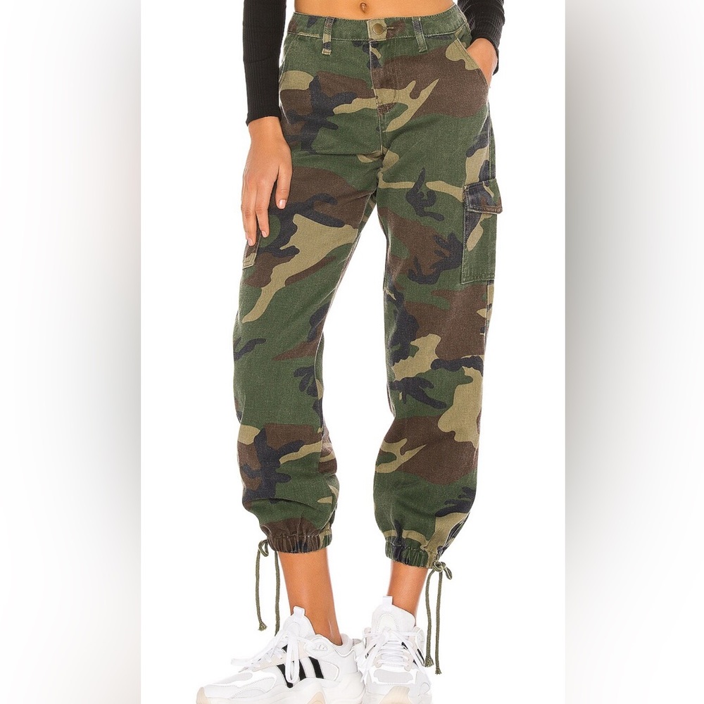 Superdown Kayla Camo Jogger Pant size 28